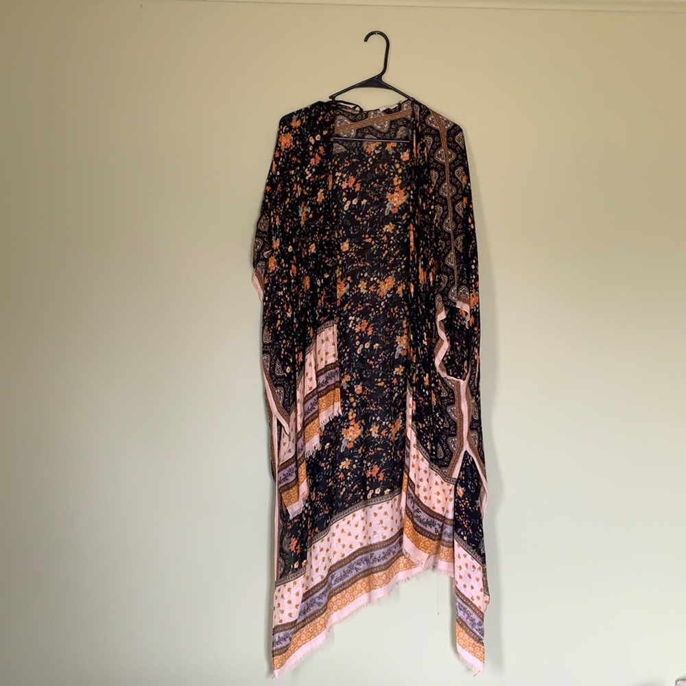 American Eagle boho floral kimono